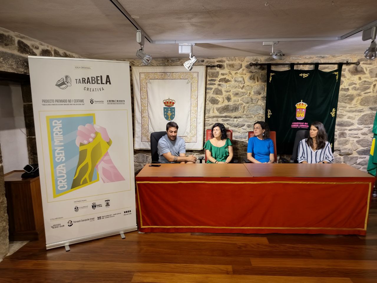 Presentación de “Cruza sen Mirar” no concello de Santa Comba